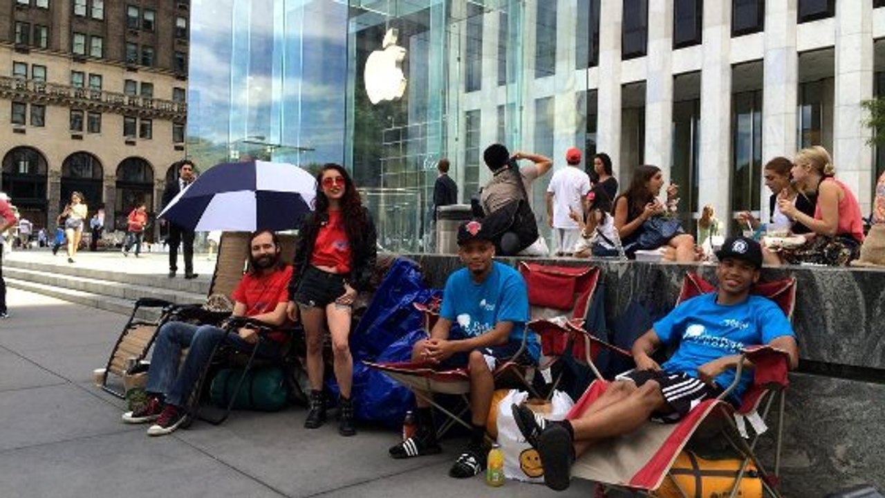 iPhone 6 sortie : Une queue déjà formée devant l'Apple Store de New York !