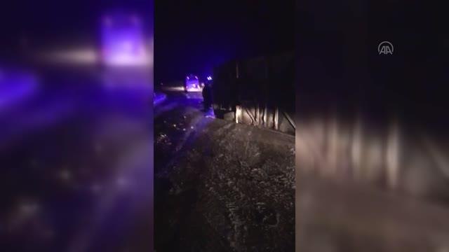 Yolcu otobüsünün devrilmesi sonucu 34 kişi yaralandı