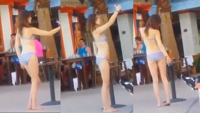Une minute de poses ridicules en bikini pour tenter le selfie réussi