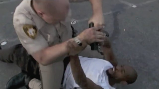 Un policier de Las Vegas entraîné prouve l'importance du jiu jitsu brésilien lors d'une arrestation (vidéo)