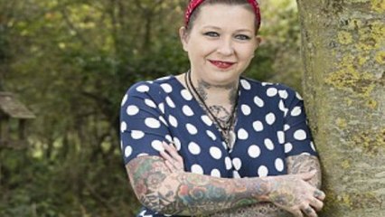 Elle se fait insulter par une caissière à cause de ses tatouages