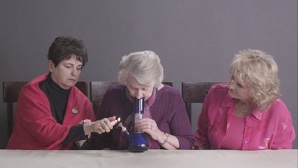 Trois grands-mères fument pour la première fois du cannabis