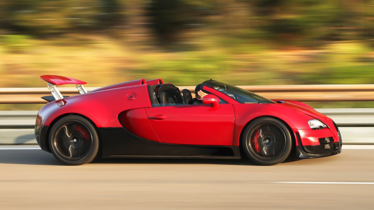 Cette Bugatti Veyron dépasse les 400 km/h sur circuit