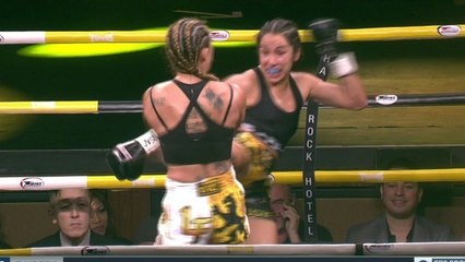 Une combattante de muay thaï met KO son adversaire en lui brisant le bras ! (VIDÉO)