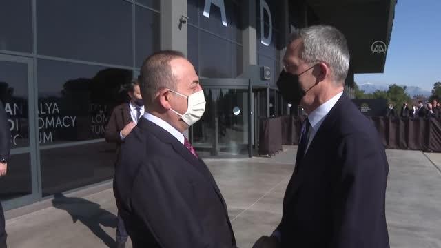 Dışişleri Bakanı Mevlüt Çavuşoğlu, NATO Genel Sekreteri Jens Stoltenberg ile görüştü