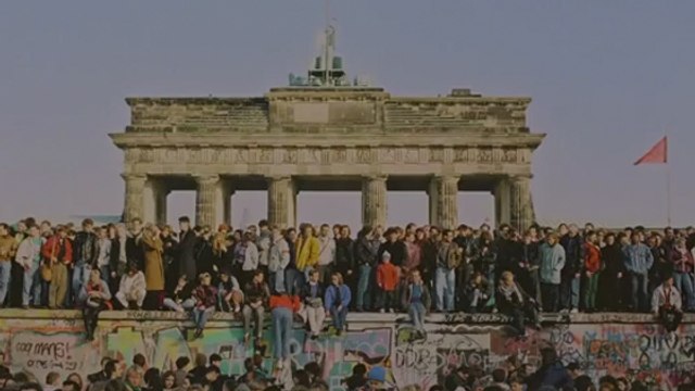 Google célèbre les 25 ans de la chute du mur de Berlin avec un Doodle