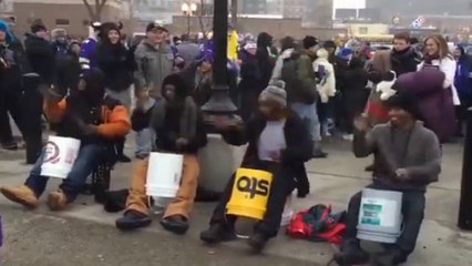 Découvrez la performance exceptionelle de ces artistes de rue