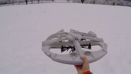 Il fabrique un drone Faucon Millenium