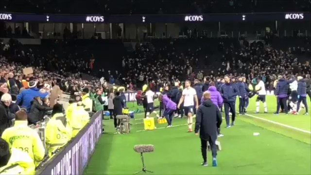 Eric Dier : le joueur de Tottenham pète un câble et monte en tribune pour en découdre avec un supporter !