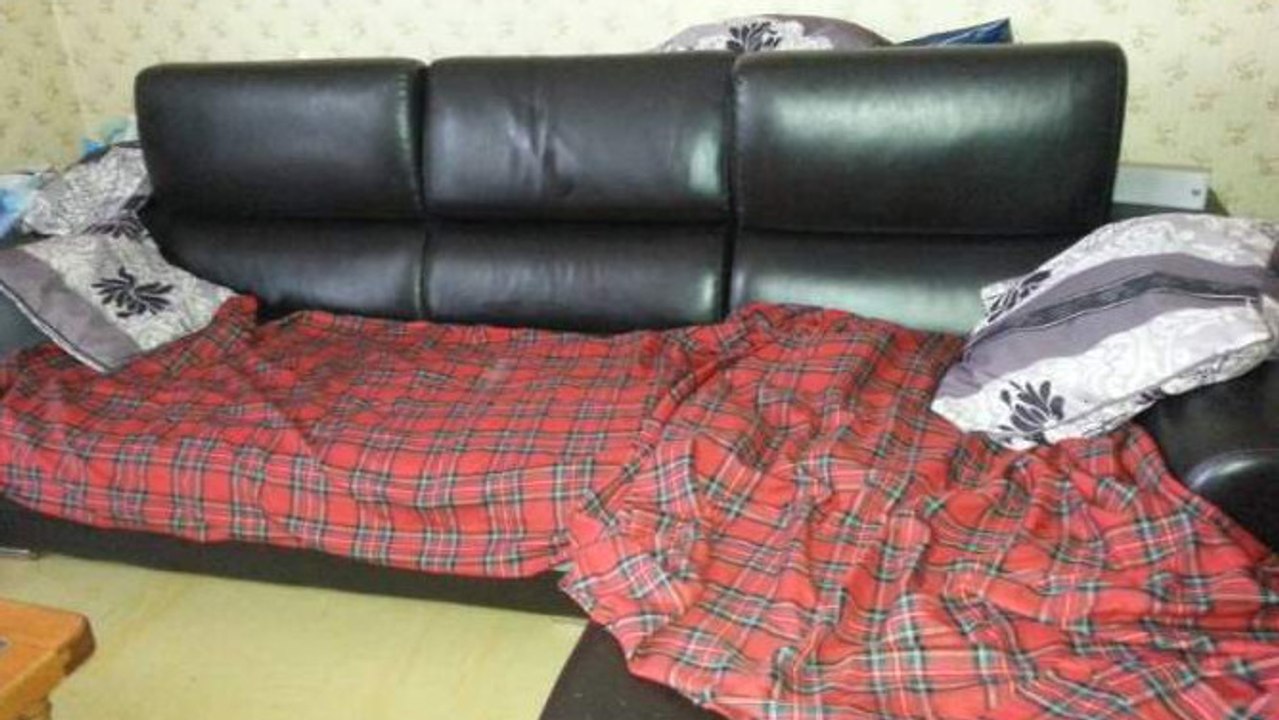 Le Bon Coin : il vend un canapé d'angle qui cache une chose incroyable