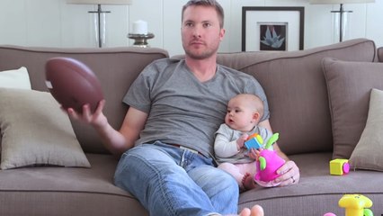 Voilà à quoi ressemble la journée d'un père seul avec son bébé