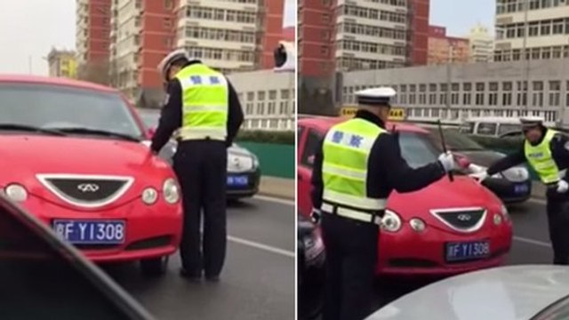 Il force un barrage policier par tous les moyens