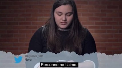 Des jeunes victime lisent en direct des insultes de cyberharcèlement