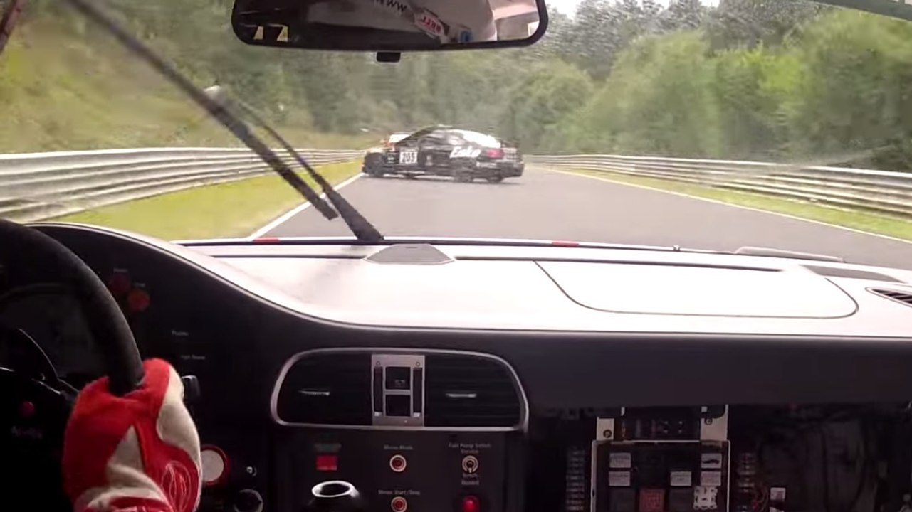 Vivez un tour du circuit de Nürburgring spectaculaire à bord d'une Porsche GT3
