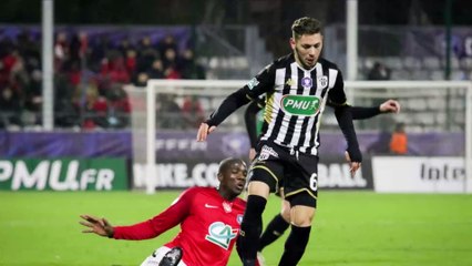 Confinement : Farid El Melali, joueur de Ligue 1, poursuivi pour exhibition sexuelle