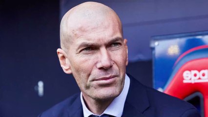 Zinedine Zidane : le coach du Real Madrid pris en selfie... avec la personne avec qui il vient d'avoir un accident de voiture