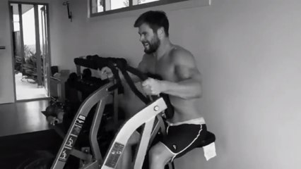 Chris Hemsworth vous donne des cours de sport gratuits en ligne