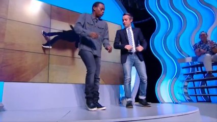 Le Petit Journal : Yann Barthès improvise une danse sur le plateau