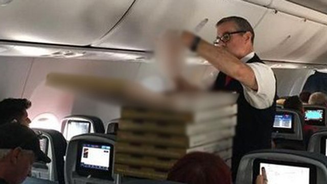 Cloué au sol depuis plusieurs heures, le commandant de bord a eu une idée géniale pour faire patienter les passagers