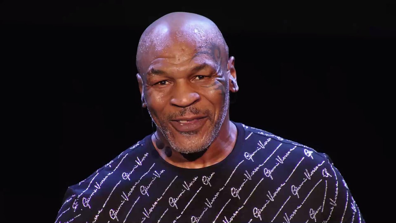 "C'est une boule de démolition" : Sylvester Stallone voit Mike Tyson revenir avec un énorme KO face à Roy Jones Jr