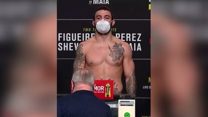 UFC : Mike Perry rate la pesée, dab, puis se fait corriger dans l'octogone