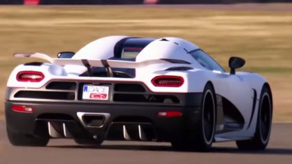 Un duel incroyable entre une Koenigsegg Agera R et une Porsche 918 Spyder