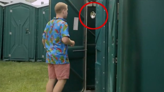 Il ne s'attendait pas à vivre une telle chose en se rendant aux toilettes