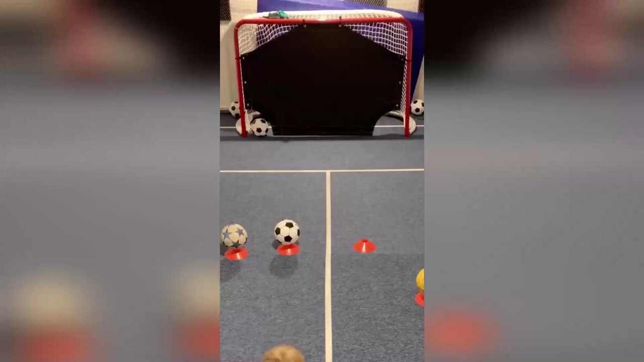 Football : Ce bébé enchaîne les lucarnes et rend fou les internautes