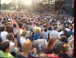 Stephan Eicher chante "Déjeuner en paix" en live