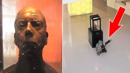 Il ne faut pas regarder cette sculpture dans les yeux