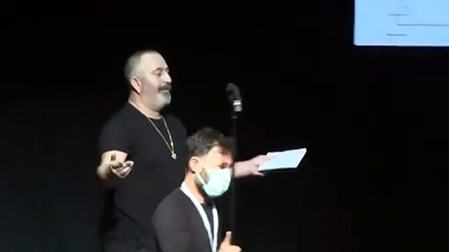 Cem Yılmaz'dan 'Muharrem Sarıkaya' göndermesi