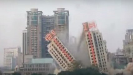Une impressionnante démolition d'immeuble fait un flop et tourne mal