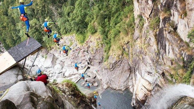 Laso Schaller : Découvrez son record du monde de plongeon de haut vol