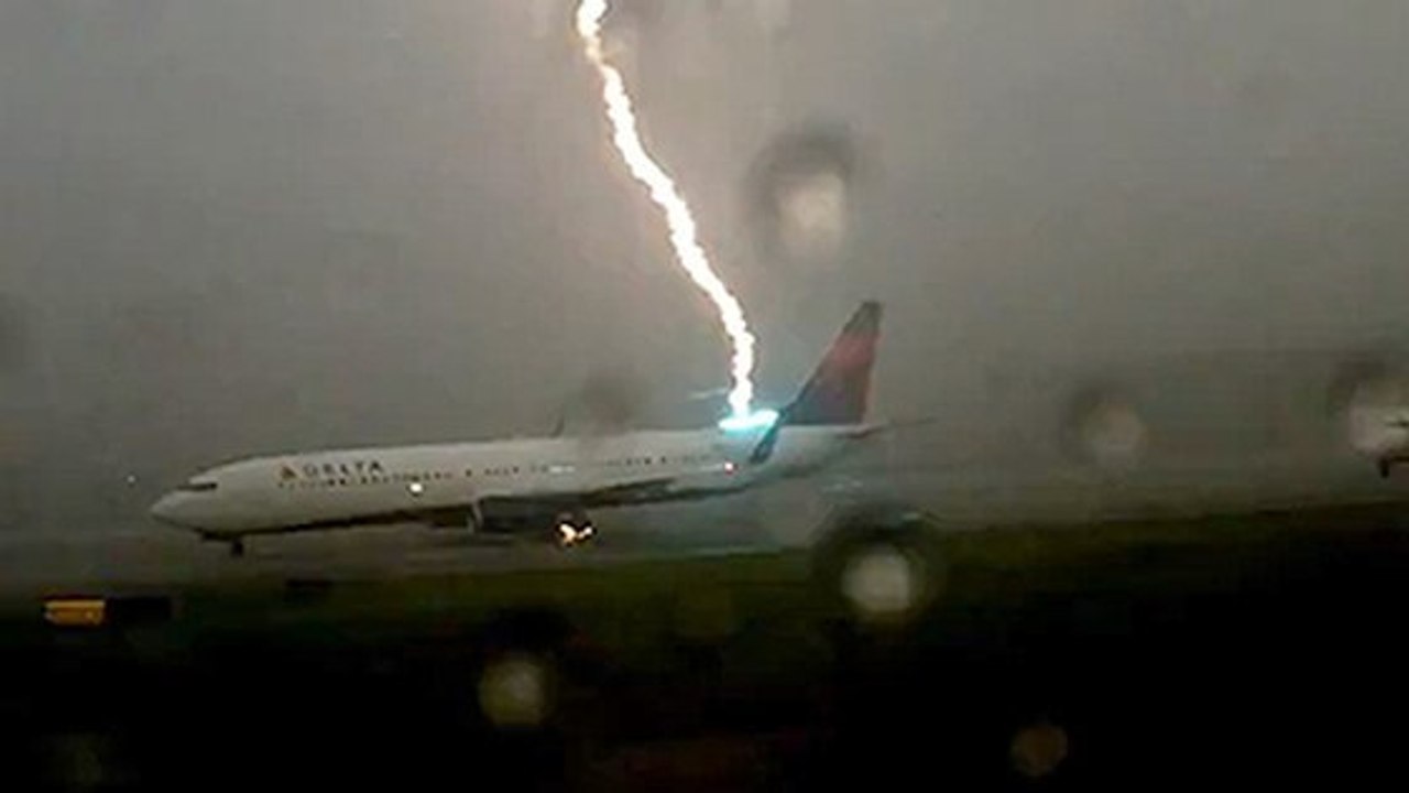 Atlanta : un Boeing 737 de Delta Airlines frappé par la foudre avant de décoller