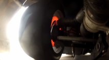 A quoi ressemblent les disques de frein d'une voiture pendant une course ?