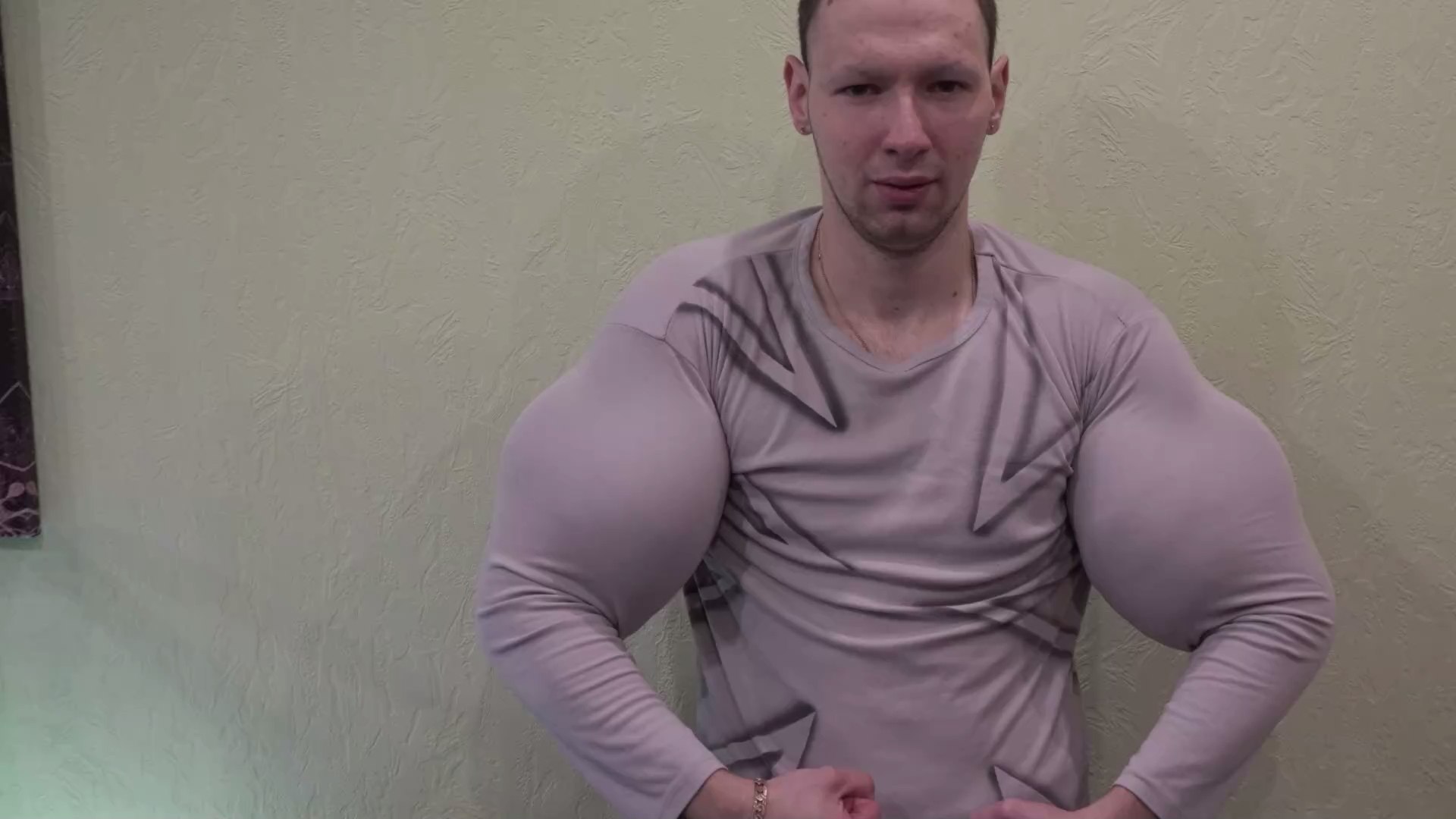 Synthol Kid : le Russe aux bras gonflés mis KO par un YouTubeur pour son  2ème combat de MMA - Vidéo Dailymotion
