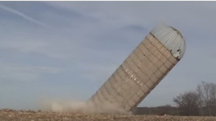 La démolition d'un silo qui tourne au fail épique !