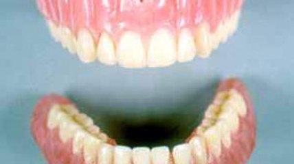 Leboncoin : Il vend un dentier d'occasion pour avoir le plus beau des sourires