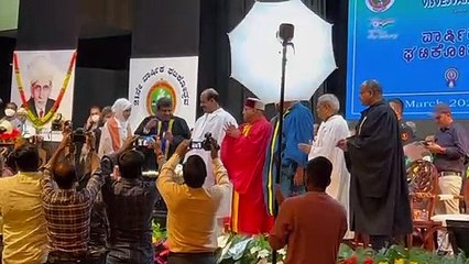बुशरा को मिले 16 स्वर्ण पदक : मेहनत इतनी खामोशी से करें कि सफलता शोर मचाए