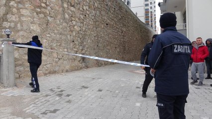 12 katlı binanın istinat duvarında oluşan çatlaklar endişelendirdi