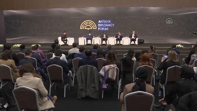 Antalya Diplomasi Forumu 2022 - Irkçılık ve ayrımcılıkla mücadele konulu panel