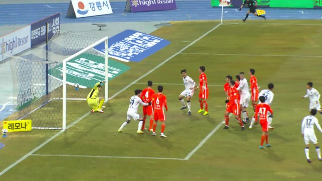 수원FC, 시즌 첫 승...'무고사 결승골' 인천, 시즌 3승 3위 도약 / YTN