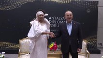 Son dakika haber | Çavuşoğlu, Senegal Dışişleri Bakanı Aissata Tall Sall ile görüştü ile görüştü