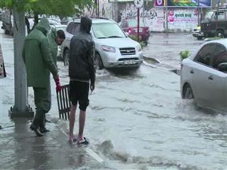 Severe rain floods Gaza homes and businesses