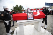 Son dakika haberleri! BALIKESİR - Suriye'de kalp krizi sonucu ölen polis memurunun cenazesi, Balıkesir'de defnedildi