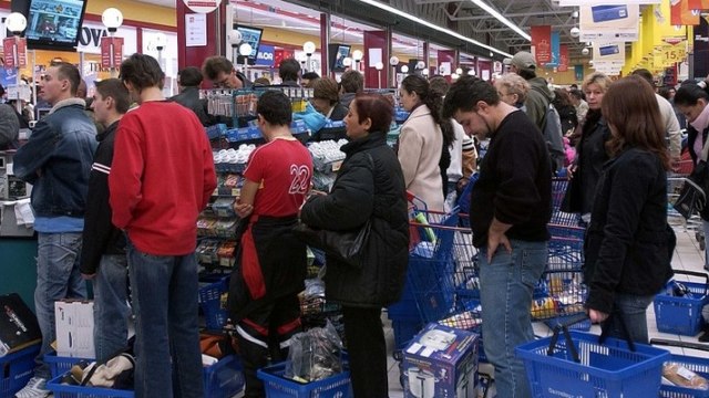 Pourquoi choisit-on toujours la mauvaise file à la caisse ?