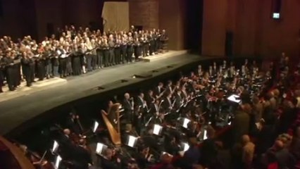 Attentats de Paris : le Met Opera de New York chante la Marseillaise pour rendre hommage