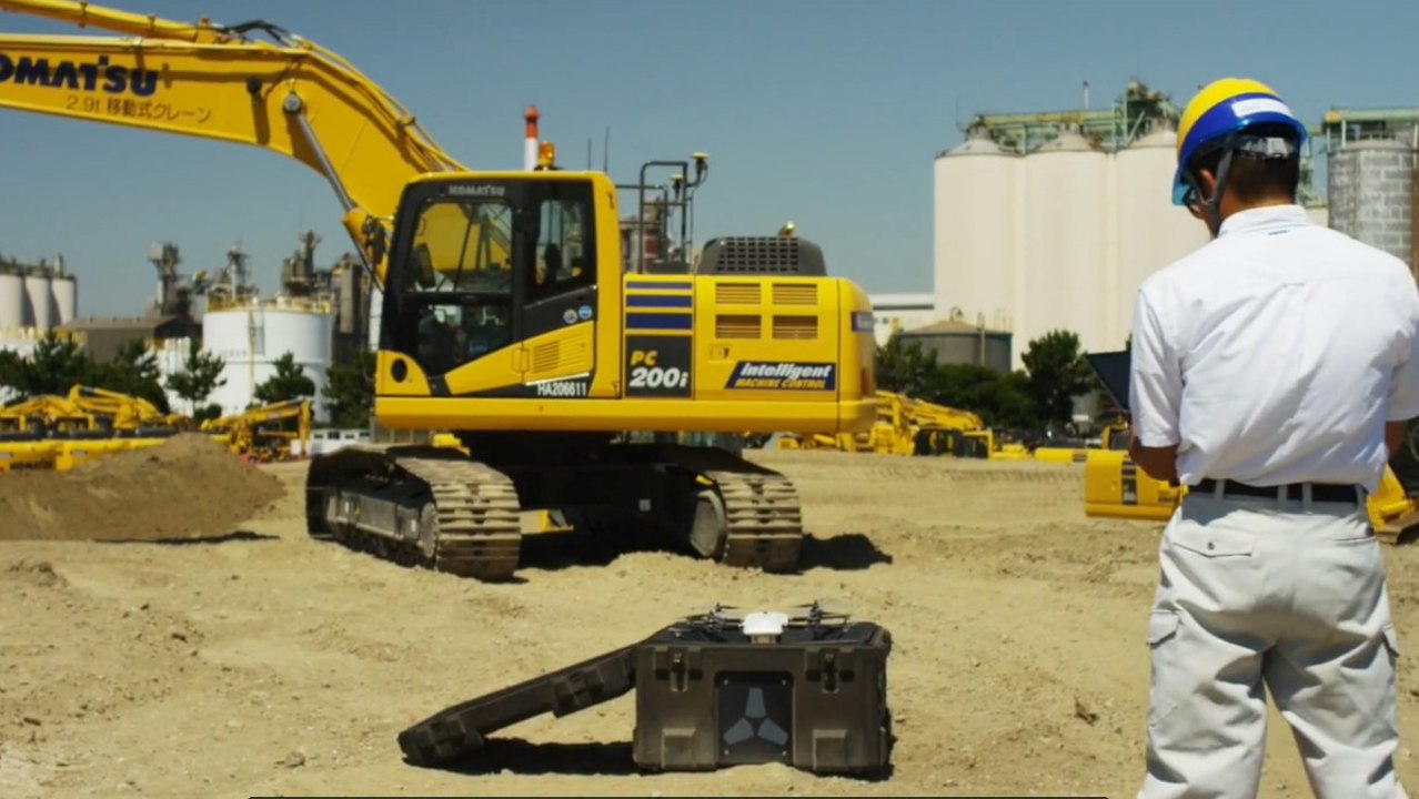 Japon : Komatsu développpe des engins de chantier autonomes guidés par des drones