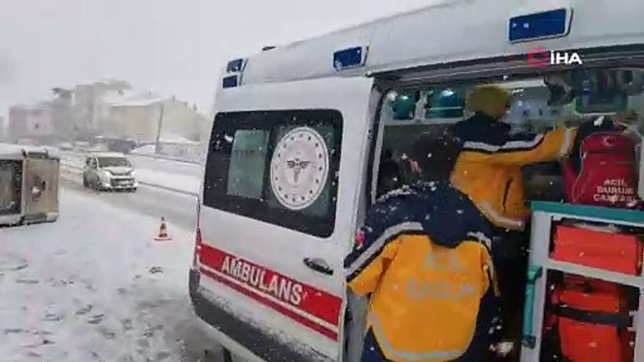 Bursa’da işçi servisi devrildi: 3 kişi yaralandı