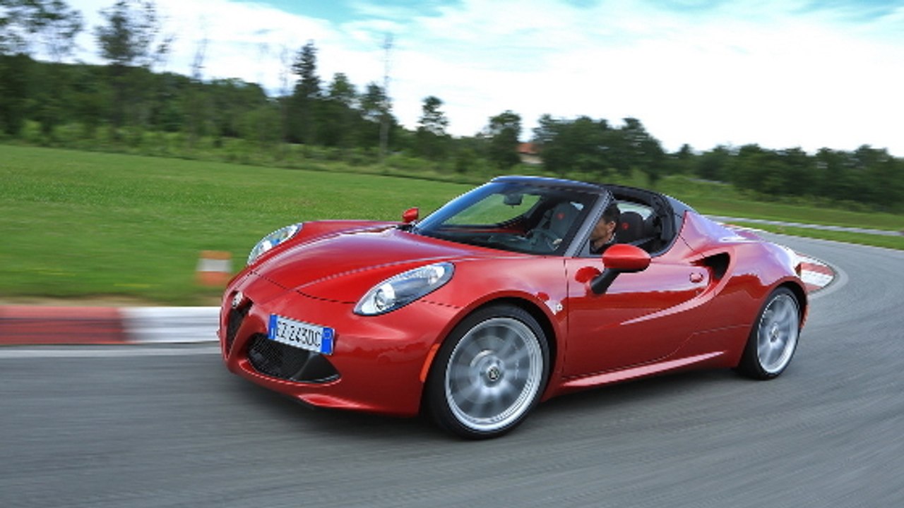 Essai Alfa Romeo 4C Spider - Prix, fiche technique, vidéo d’un cabriolet amusant